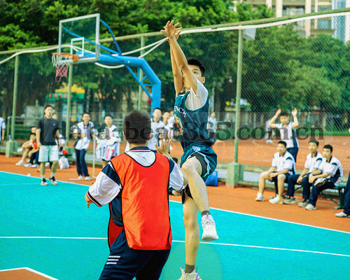 齿轮与山峰结合的抽象图